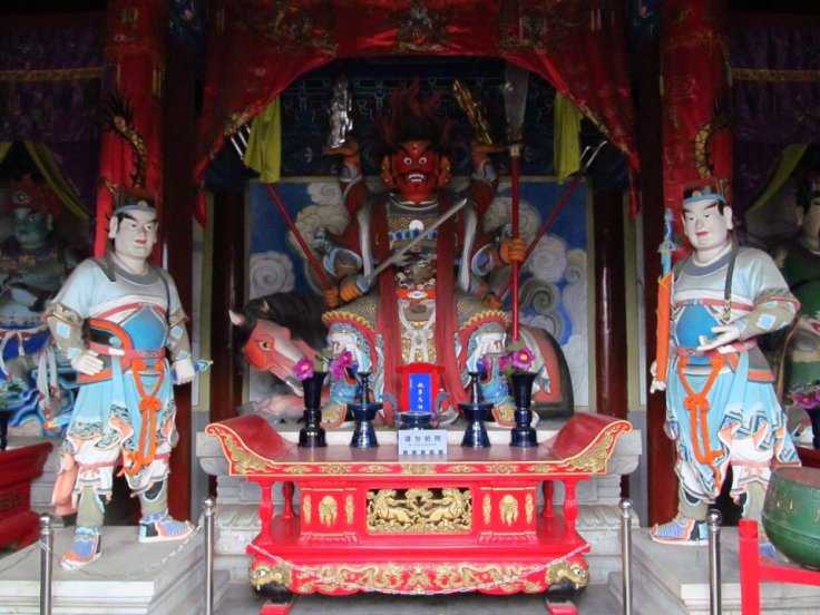 557886_10201044064488866_2098092054_n