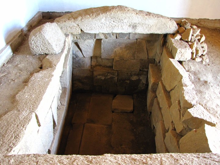 Kazanlak SZ - Thracian tomb - 1